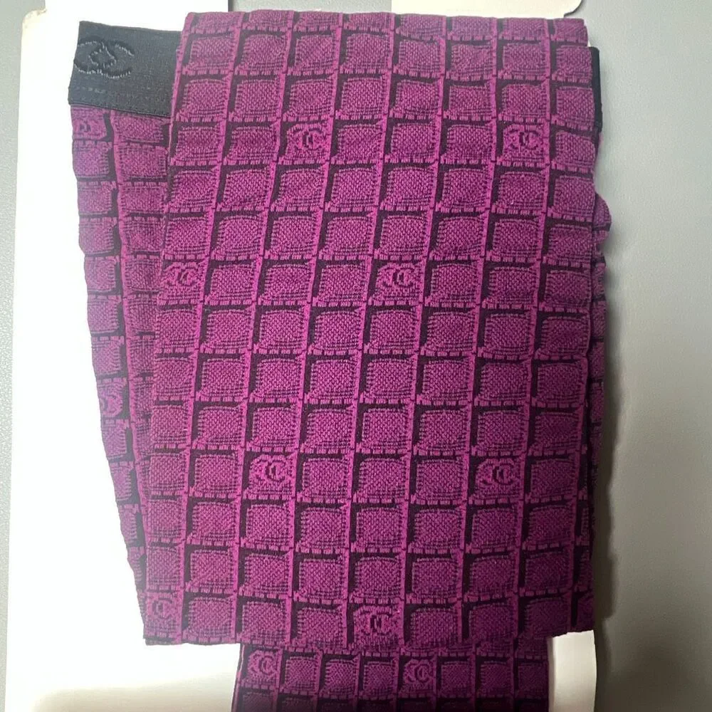 Chanel Jacquard Tights Bordeaux & Black CC Logo Pattern Size 2 New in Package